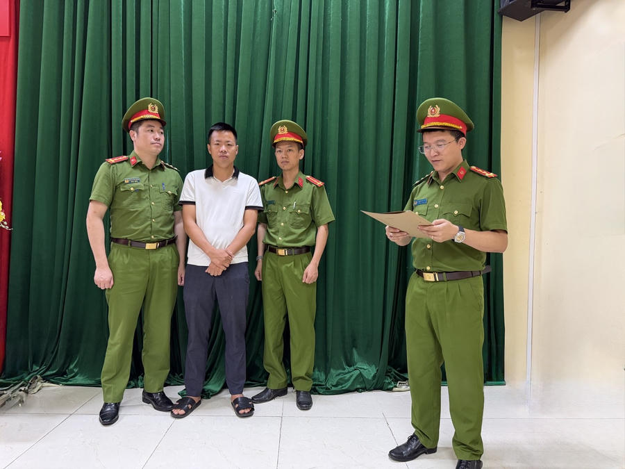 Đối tượng Nguyễn Văn Chung tại cơ quan Công an.