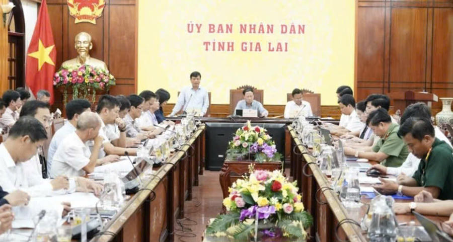 UBND tỉnh Gia Lai họp đánh gia tình hình triển khai các dự án giao thông trọng điểm trên địa bàn tỉnh 7 tháng đầu năm.