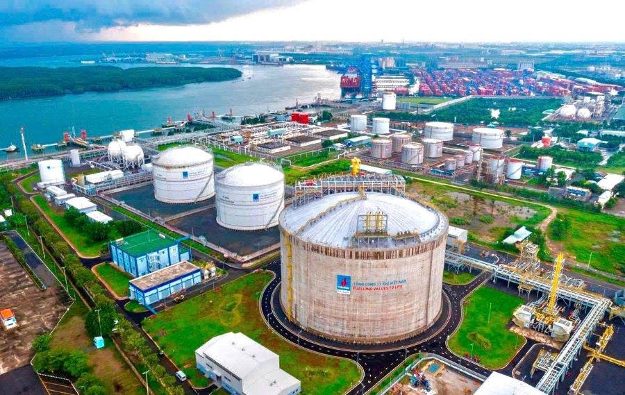 Dự án Kho LNG Bắc Trung Bộ với tổng vốn đầu tư gần 27.000 tỷ đồng tại Vũng Áng, Hà Tĩnh.
