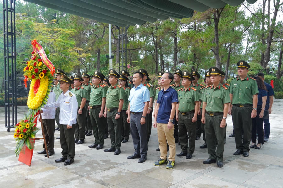 Cục An ninh kinh tế tổ chức các hoạt động về nguồn tại Quảng Trị.
