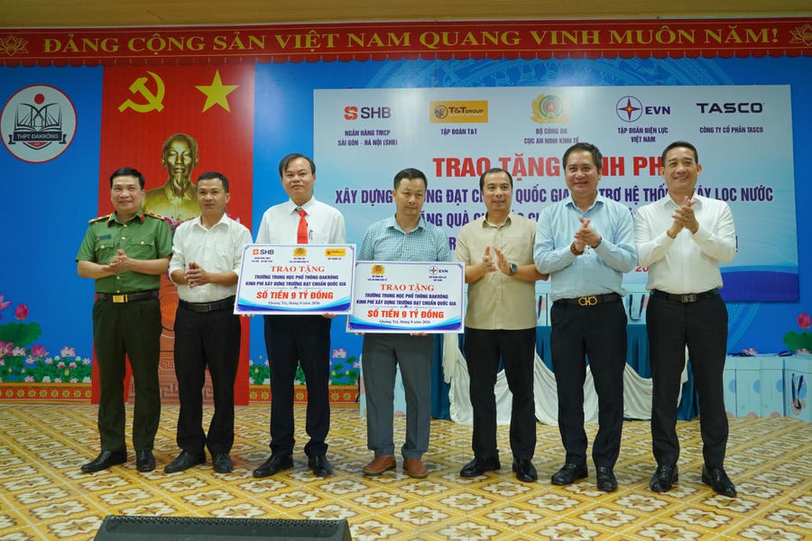 Các đơn vị đã hỗ trợ 18 tỷ đồng để đầu tư xây dựng các công trình phục vụ dạy và học tại Trường THPT Đakrông.