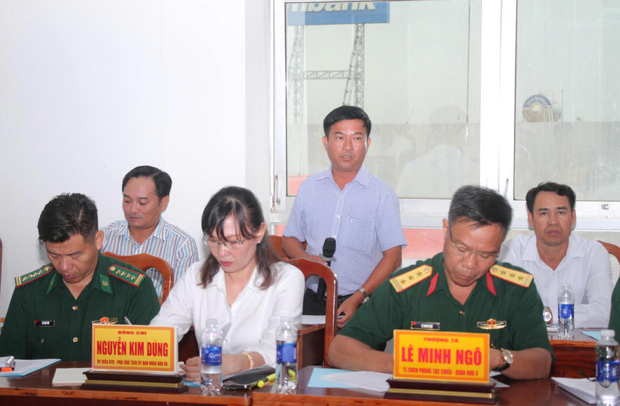 Ông Nguyễn Thanh Tùng - Chi cục trưởng Chi cục Thủy lợi, Chánh Văn phòng Ban Chỉ huy Phòng thủ dân sự tỉnh Cà Mau, phát biểu tại buổi làm việc.