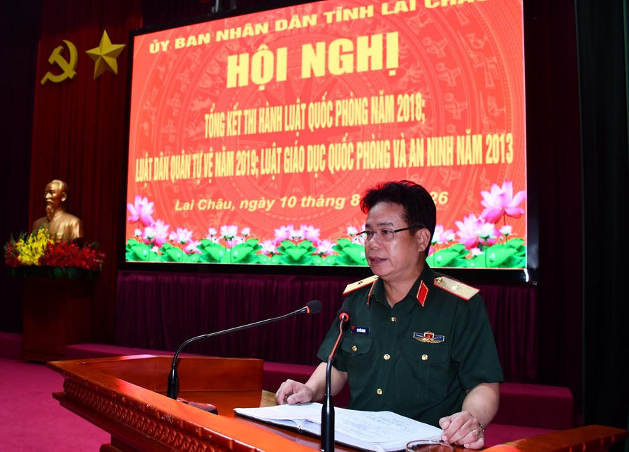 Thiếu tướng Lại Tiến Giang - Phó Tham mưu trưởng Quân khu II phát biểu chỉ đạo tại Hội nghị.
 (Ảnh: CTTĐT Lai Châu).