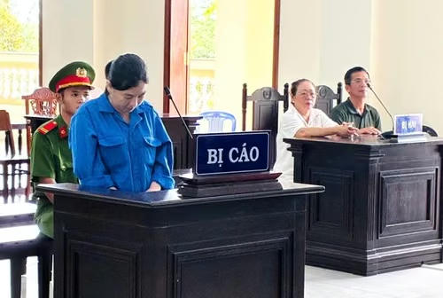 Bị cáo Trương Thị Kim Loan tại phiên tòa.