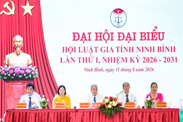 Đoàn Chủ tịch điều hành Đại hội.