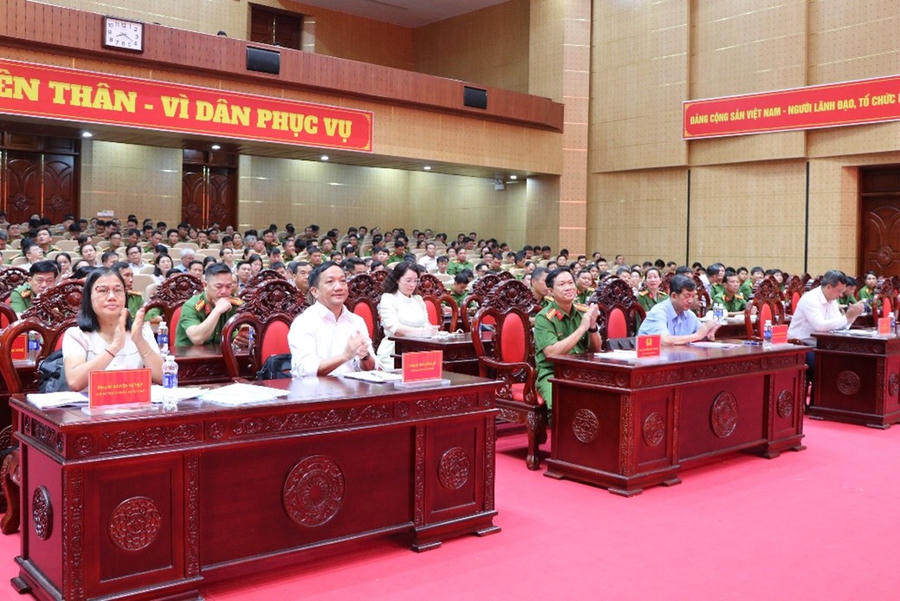 Các đại biểu tham dự hội nghị tập huấn.