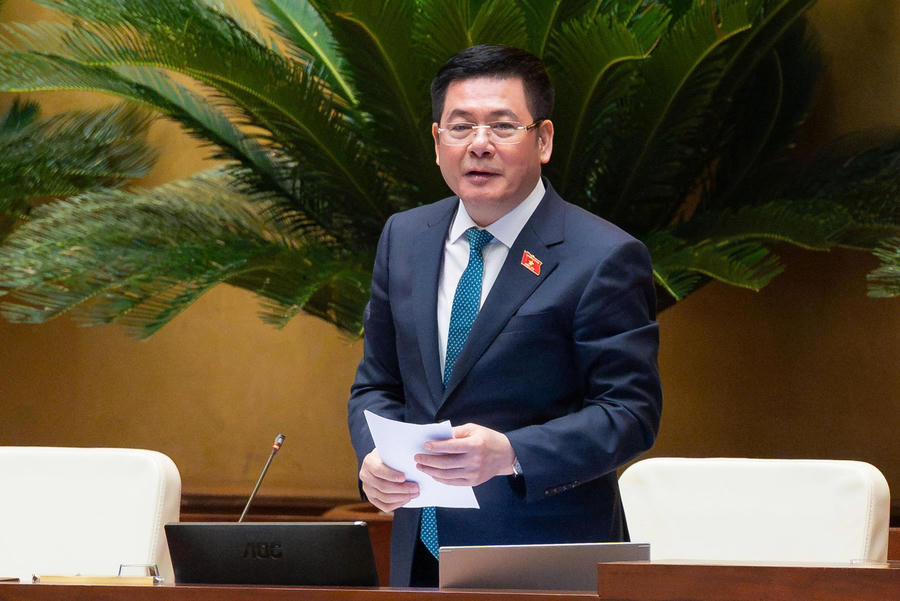 Ủy viên Trung ương Đảng, Phó Chủ tịch Quốc hội Nguyễn Hồng Diên phát biểu kết luận phiên họp. Ảnh: quochoi.vn