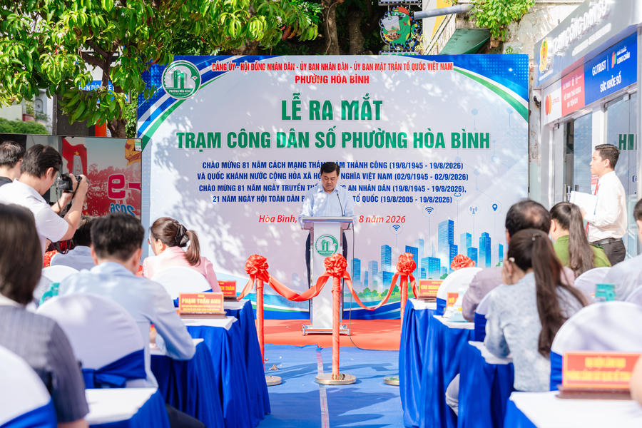 Lễ ra mắt Trạm Công dân số thứ 8 của TP.HCM tại phường Hòa Bình. Ảnh: Hoàng Khánh