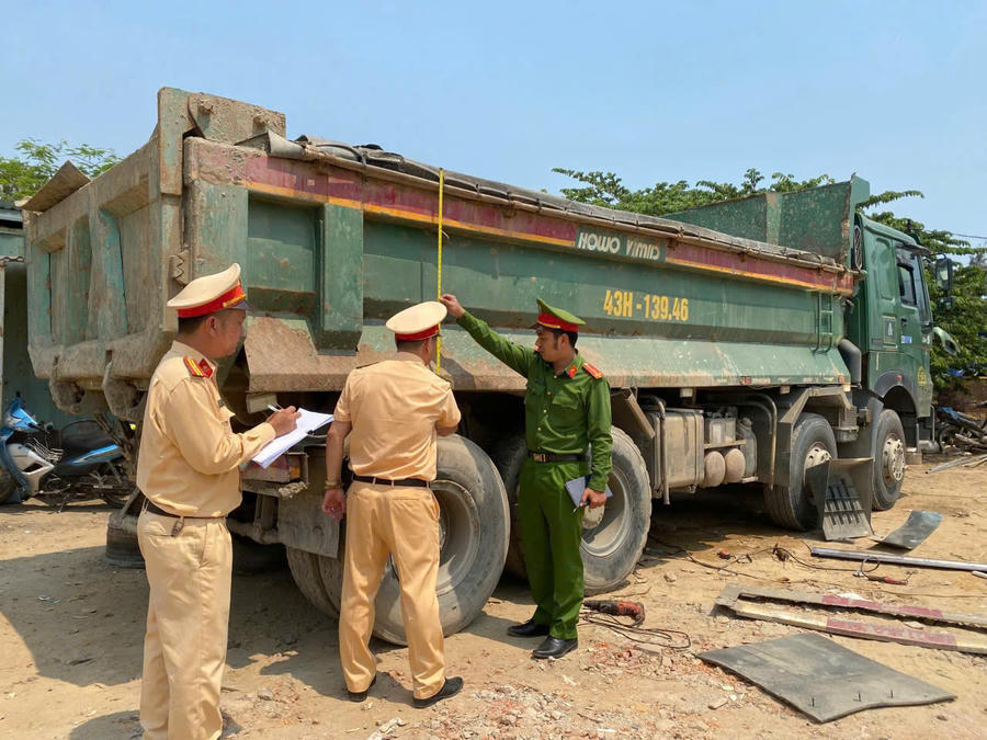 CSGT Đà Nẵng tổng rà soát phương tiện.