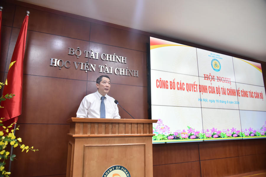 Thứ trưởng Bộ Tài chính Cao Anh Tuấn phát biểu tại hội nghị. Ảnh: HVTC