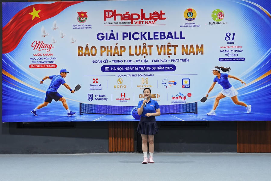 TS. Vũ Hồng Thúy – Đảng ủy viên, Phó Tổng Biên tập, Chủ tịch Công đoàn Báo Pháp luật Việt Nam.
