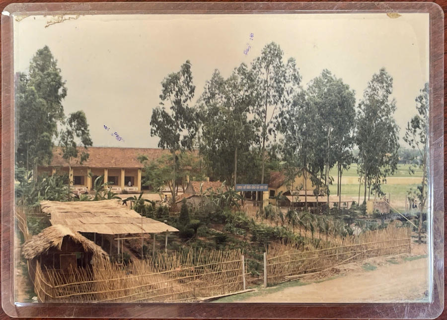 Trường THPT Hồng Thái (xã Ô Diên, TP Hà Nội) thành lập năm 1996.