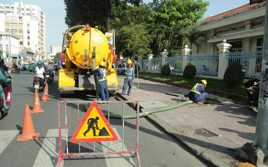 TP Hà Nội yêu cầu tăng cường công tác nạo vét, duy tu và đẩy nhanh tiến độ hoàn thiện, bàn giao hệ thống thoát nước các khu đô thị trên địa bàn Thành phố. Ảnh minh hoạ
