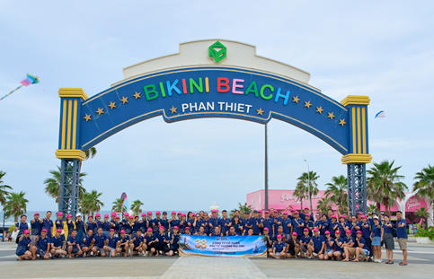 Tập thể lãnh đạo, cán bộ công nhân viên SMC hào hứng tại sự kiện kỷ niệm 38 năm thành lập