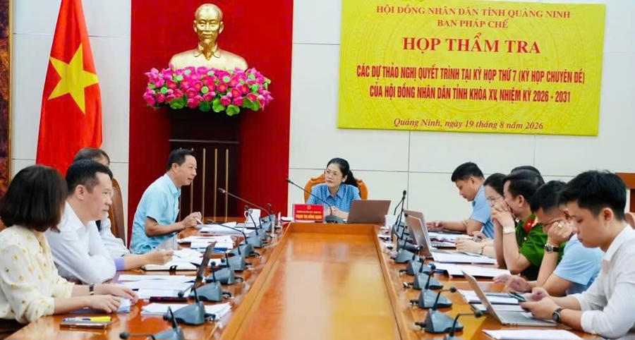 Ban Pháp chế HĐND tỉnh Quảng Ninh họp thẩm tra các dự thảo nghị quyết trình Kỳ họp thứ 7. Ban Pháp chế HĐND tỉnh Quảng Ninh họp thẩm tra các dự thảo nghị quyết trình Kỳ họp thứ 7.