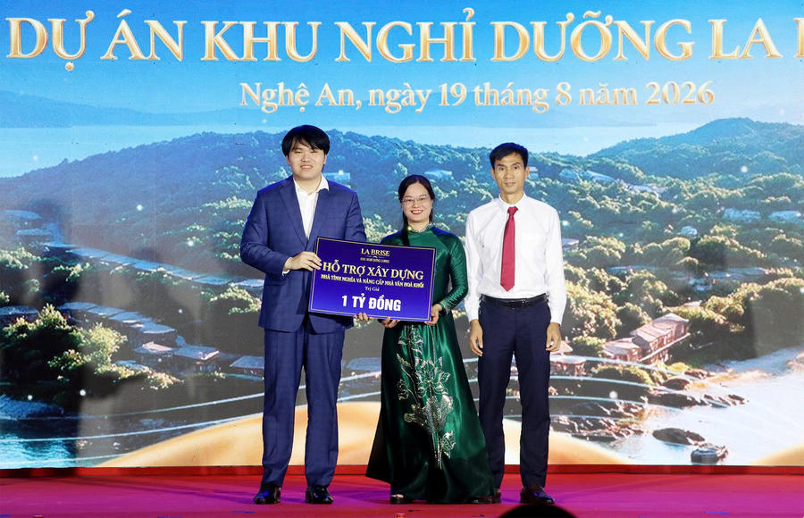 Nhà đầu tư đã trao tặng món quà an sinh xã hội cho phường Tân Mai, tỉnh Nghệ An.