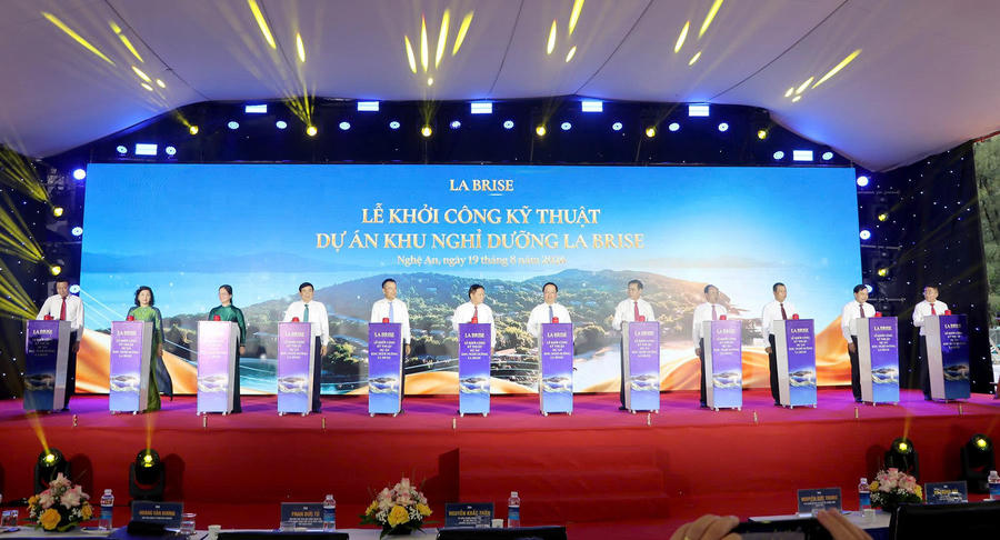 Thực hiện nghi thức khởi công kỹ thuật dự án Khu nghỉ dưỡng La Brise.