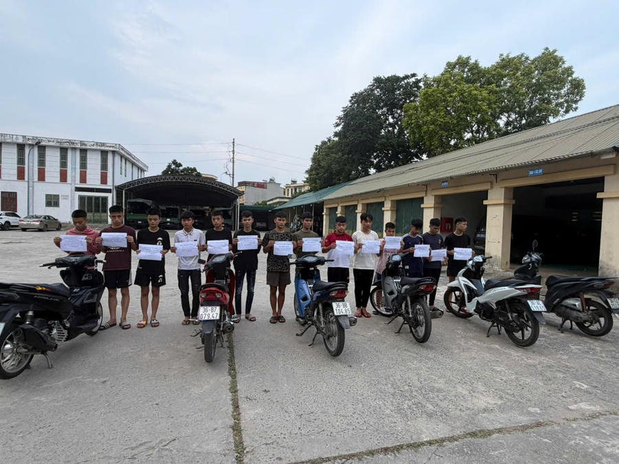 Các đối tượng trên.