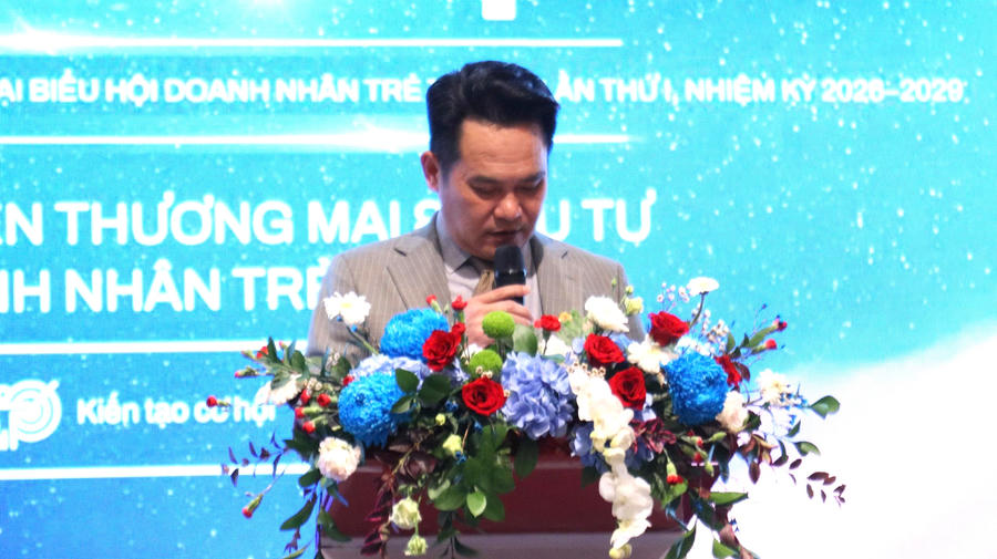 Ông Đặng Hồng Anh, Chủ tịch Hội Doanh nhân trẻ Việt Nam, phát biểu tại chương trình.