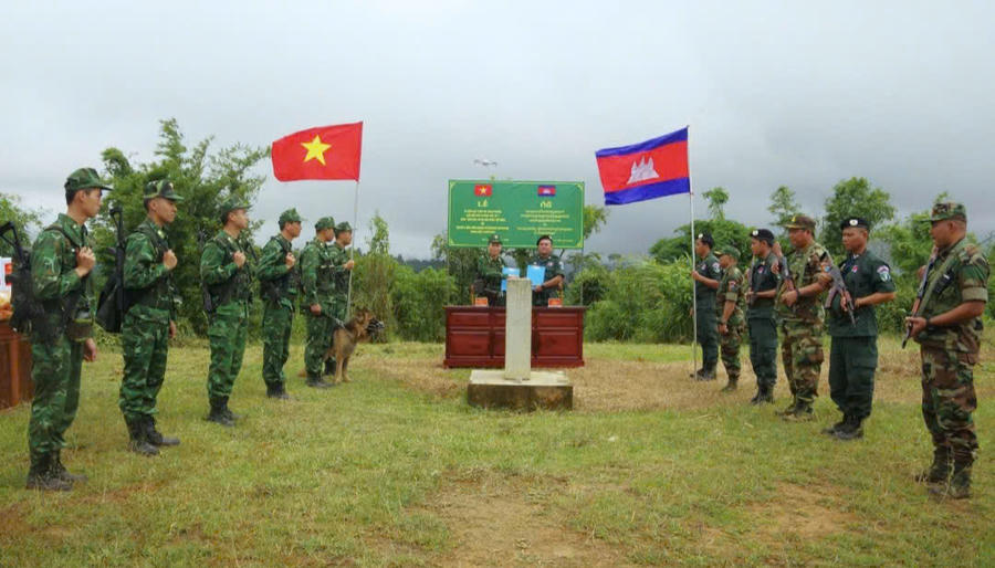 Hoạt động này cũng tạo điều kiện để lực lượng bảo vệ biên giới hai nước thường xuyên nắm bắt, trao đổi những thông tin liên quan đến công tác bảo vệ chủ quyền, an ninh lãnh thổ. Hoạt động này cũng tạo điều kiện để lực lượng bảo vệ biên giới hai nước thường xuyên nắm bắt, trao đổi những thông tin liên quan đến công tác bảo vệ chủ quyền, an ninh lãnh thổ.