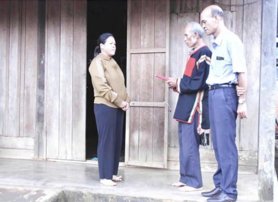 Những nghệ nhân, người có uy tín và các thế hệ kế cận không chỉ là đối tượng thụ hưởng mà trực tiếp tham gia gìn giữ, thực hành và truyền dạy các giá trị văn hóa. 