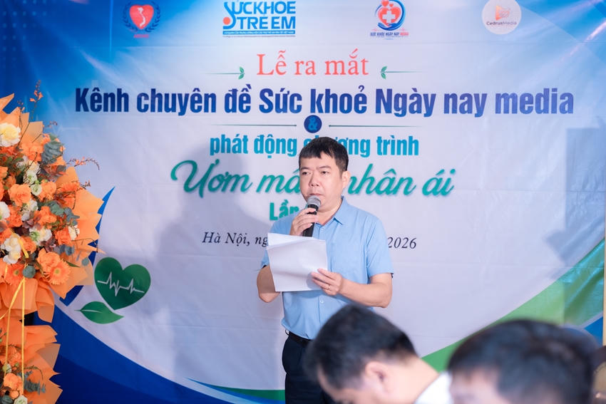 Ông Nguyễn Anh Tú, Ủy viên Ban biên tập Tạp chí Sức khỏe trẻ em công bố Quy chế tham gia Chương trình ươm mầm nhân ái lần thứ hai. (Ảnh: Nguyễn Đáng)