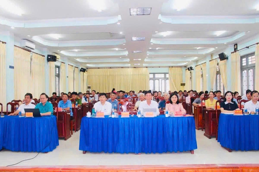 Toàn cảnh hội nghị.