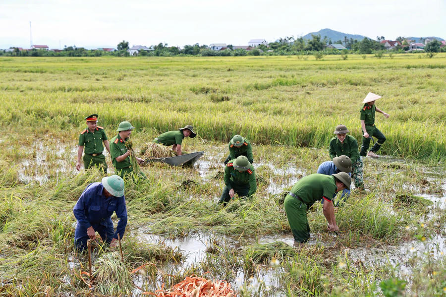 Gần dân, sát dân vì nhân dân phục vụ.