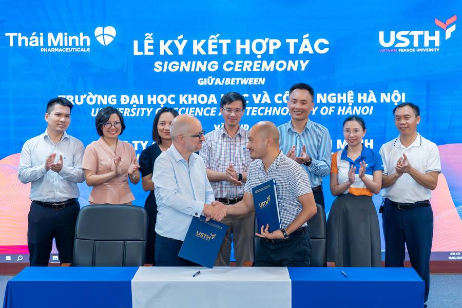 Dược phẩm Thái Minh và USTH tại lễ ký kết hợp tác, mở rộng mối liên kết giữa doanh nghiệp và nhà trường trong nghiên cứu, đào tạo và ứng dụng khoa học