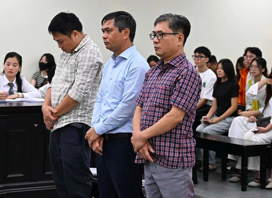 Các bị cáo tại phiên toà.