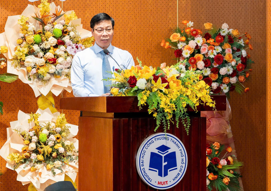 Nhà giáo ưu tú, Phó Giáo sư, Tiến sĩ Nguyễn Xuân Hoàn - Hiệu trưởng Trường Đại học Công Thương TP.HCM (HUIT).