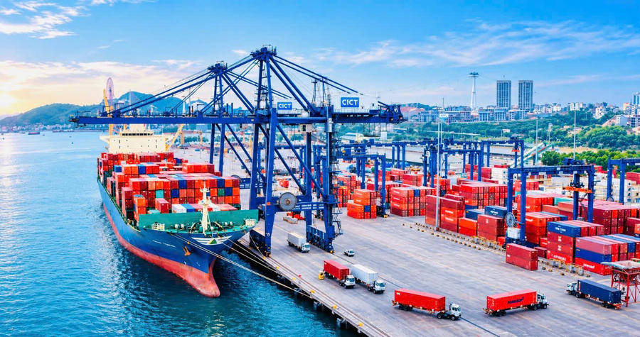 Hạ tầng cảng biển hiện đại là một trong những động lực để Quảng Ninh phát triển kinh tế biển, logistics và tăng cường kết nối quốc tế. Hạ tầng cảng biển hiện đại là một trong những động lực để Quảng Ninh phát triển kinh tế biển, logistics và tăng cường kết nối quốc tế.
