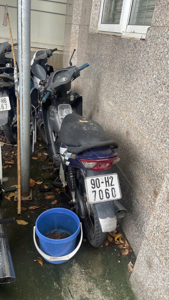 Công an TP Hà Nội tìm chủ sở hữu xe máy liên quan vụ án làm giả tài liệu.