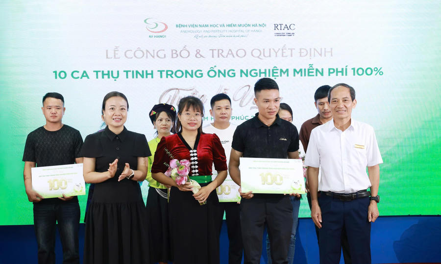 Gia đình chị Vi Thị Tuyết, anh Lô Văn Khấn nhận gói hỗ trợ miễn phí IVF 100%.