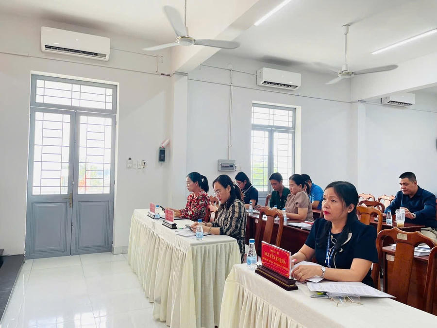 Toàn cảnh hội nghị.