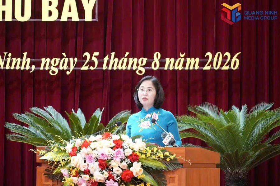 Bà Trịnh Thị Minh Thanh, Phó Bí thư Thường trực Tỉnh ủy, Chủ tịch HĐND tỉnh, Chủ tọa kỳ họp phát biểu bế mạc kỳ họp.