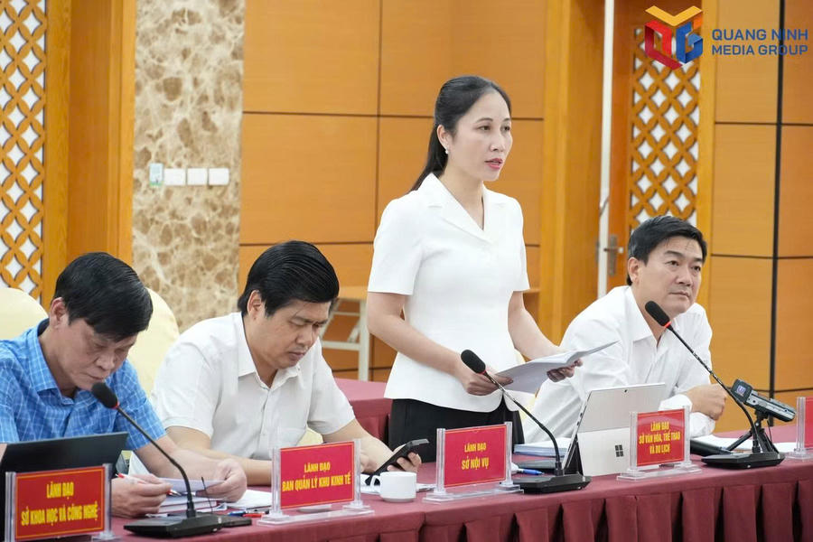 Lãnh đạo Sở Văn hóa, Thể thao và Du lịch phát biểu tại hội nghị.Ảnh: Báo Quảng Ninh