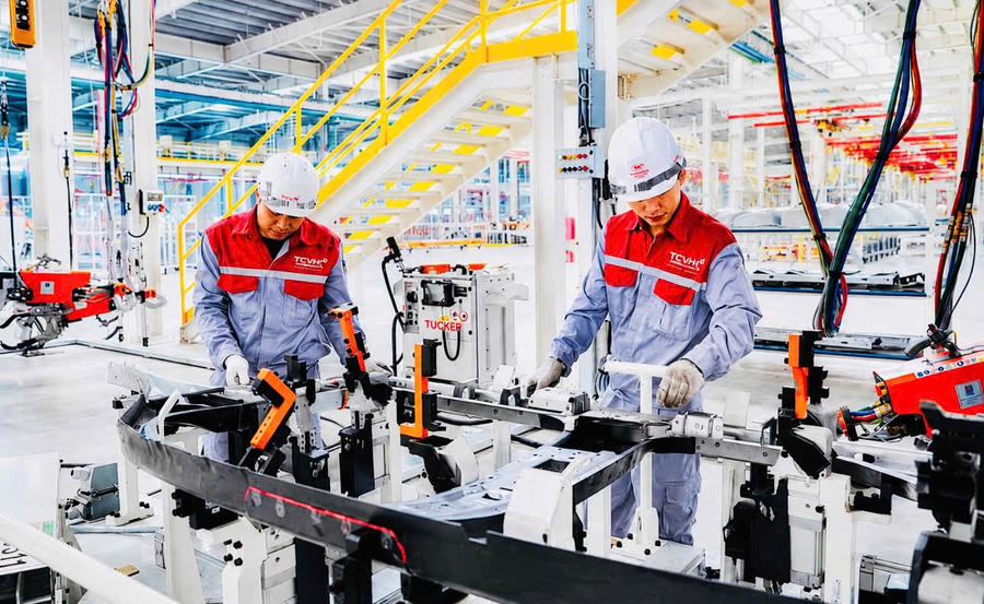 Nhà máy ô tô Thành Công Việt Hưng, một trong những dự án công nghiệp quy mô lớn, góp phần mở rộng dư địa tăng trưởng và tạo nguồn thu mới cho TP Quảng Ninh. Nhà máy ô tô Thành Công Việt Hưng, một trong những dự án công nghiệp quy mô lớn, góp phần mở rộng dư địa tăng trưởng và tạo nguồn thu mới cho TP Quảng Ninh.