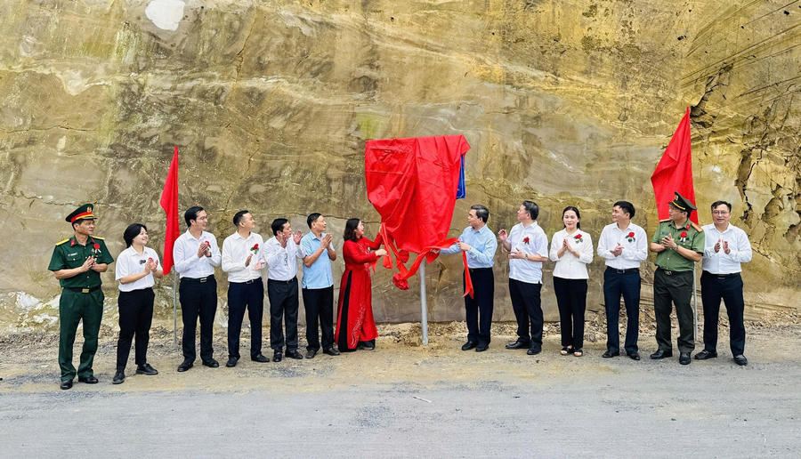 Tuyến đường từ thủy điện Sông Miện 5A vào trung tâm xã Thuận Hòa được khánh thành và đưa vào sử dụng.