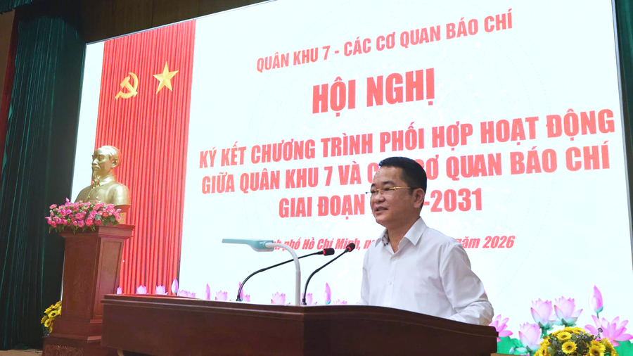 TS. Vũ Hoài Nam - Tổng Biên tập Báo Pháp luật Việt Nam phát biểu tham luận tại Hội nghị. (Ảnh: Mai Trang)