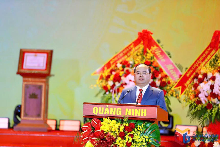 Ông Quản Minh Cường, Ủy viên Trung ương Đảng, Bí thư Thành ủy, Trưởng Đoàn ĐBQH thành phố Quảng Ninh, phát biểu tại buổi lễ.Ảnh: Báo Quảng Ninh