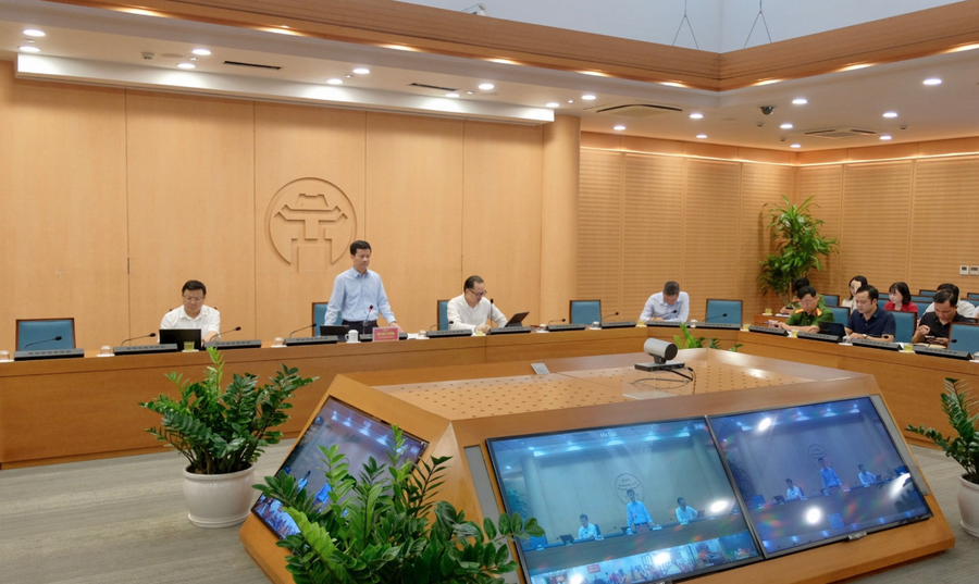 Quang cảnh cuộc họp.