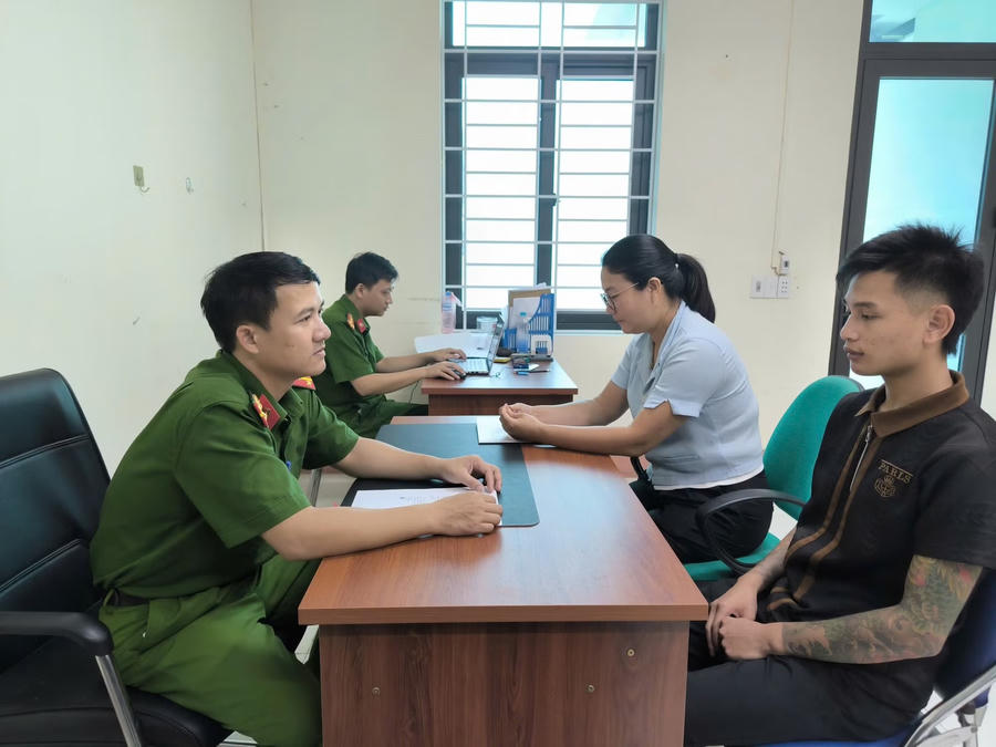 Bị can Phan Vinh Quang tại cơ quan công an. Ảnh: Công an tỉnh Lào Cai.