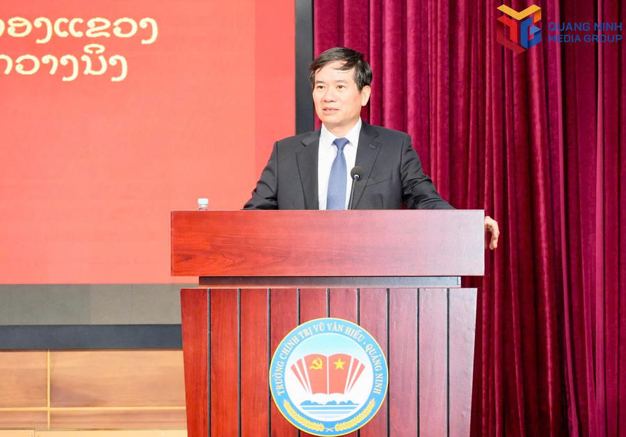 Ông Vũ Quyết Tiến, Phó Bí thư Tỉnh ủy, Chủ tịch Ủy ban MTTQ tỉnh Quảng Ninh, phát biểu tại Lễ bế mạc chương trình bồi dưỡng.Ảnh:Báo Quảng Ninh
