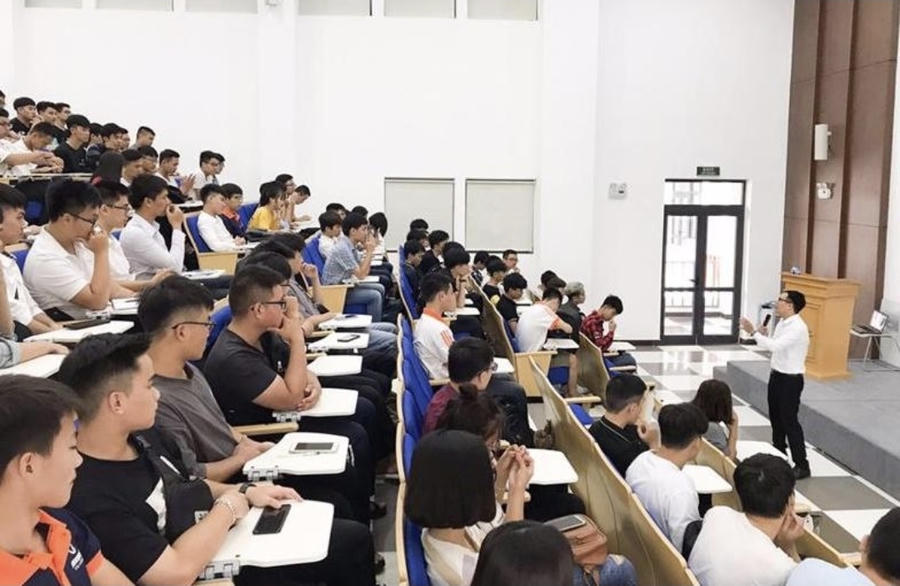 Từ năm 2027, trường đại học và trường nghề phải dạy pháp luật chuyên ngành. Ảnh minh họa