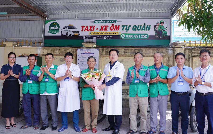 Ý nghĩa thiết thực từ mô hình  xe ôm - taxi tự quản.