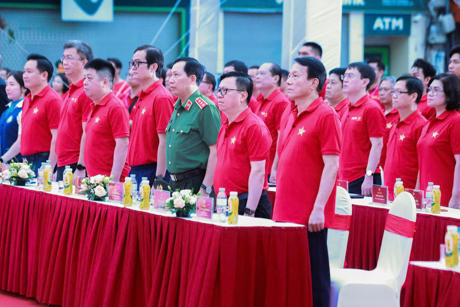 Các đại biểu tham dự chương trình.