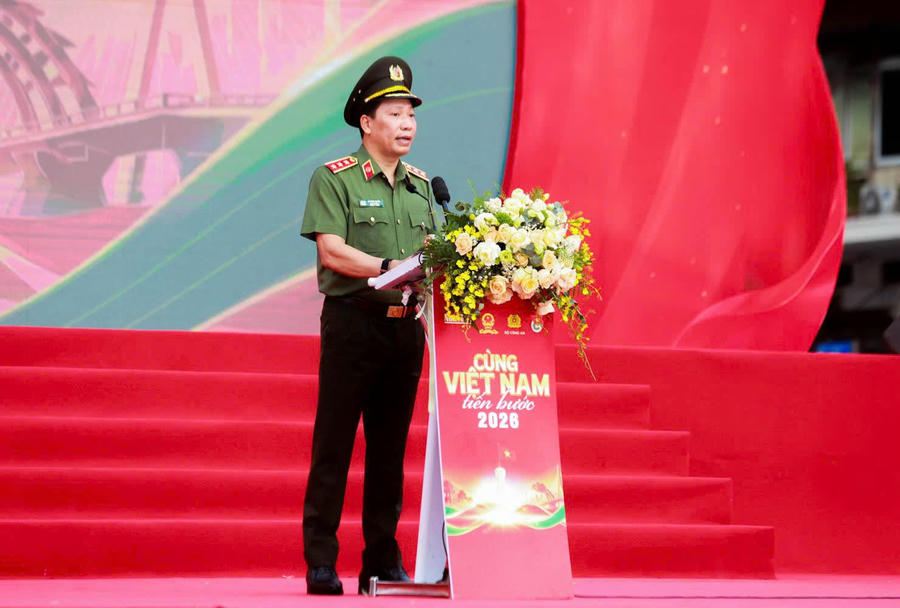 Thứ trưởng Lê Văn Tuyến phát biểu tại Lễ khai mạc.