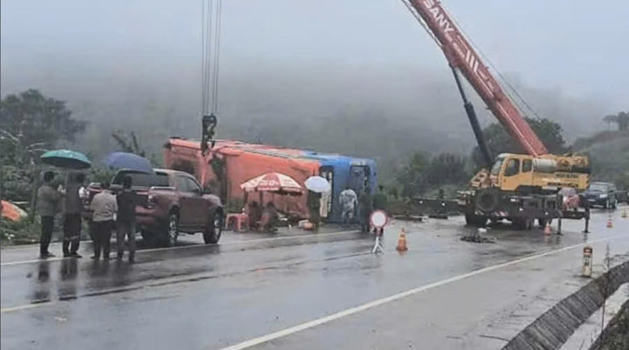 Lực lượng chức năng tỉnh Gia Lai có mặt để khám nghiệm hiện trường. Ảnh: ĐS.