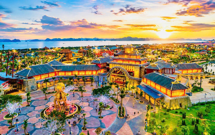 Công viên Sun World Hạ Long thu hút đông du khách trong kỳ nghỉ Quốc khánh.